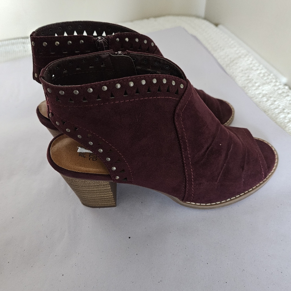 Women's Sonoma Burgundy Suede Ankle Boots Size 8.5 - Picture 5 of 14